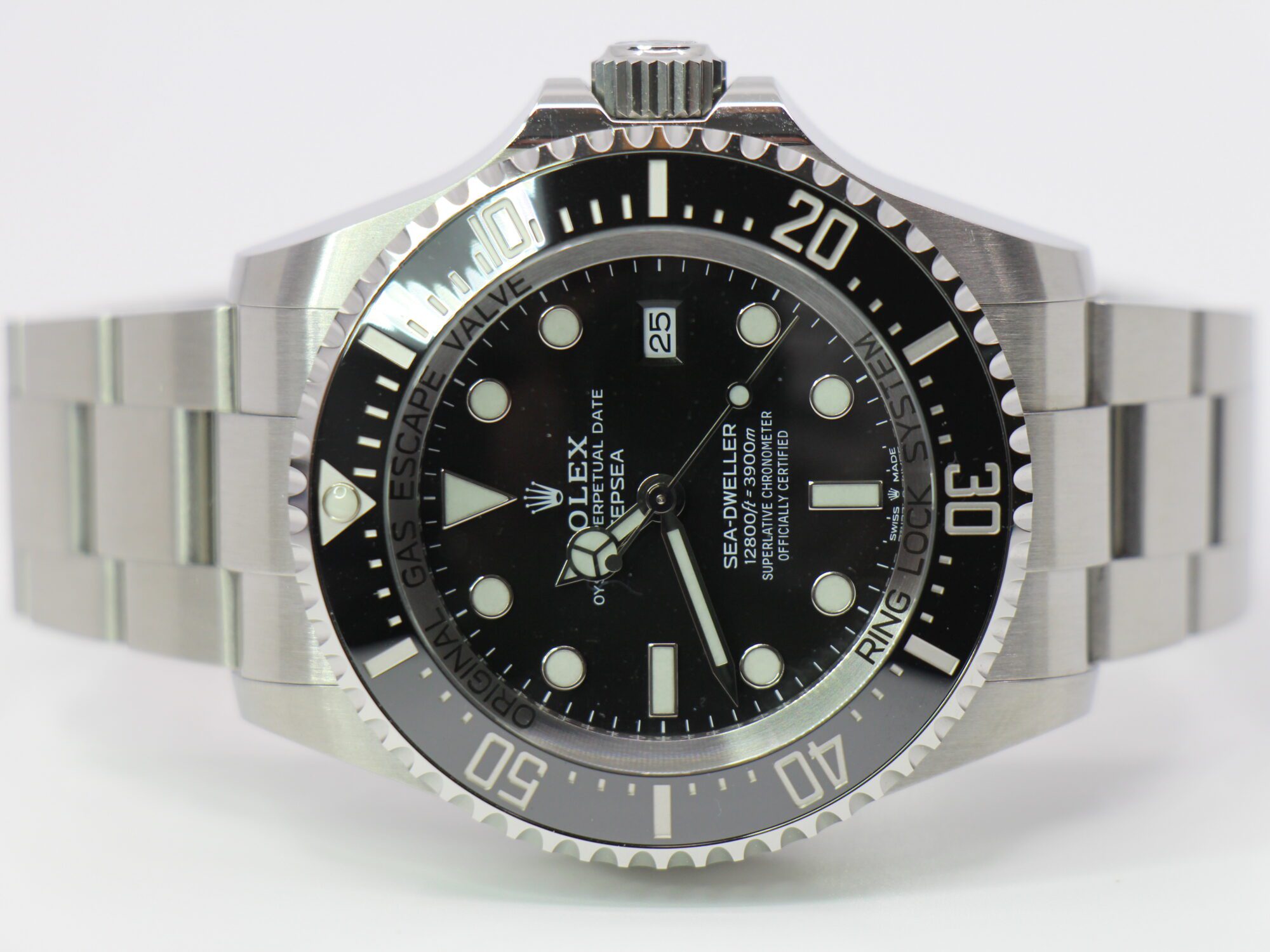 ROLEX DEEPSEA SEA-DWELLER 126660 - NEW