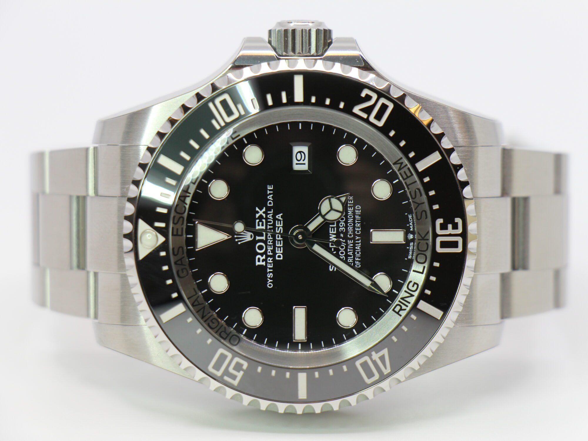 ROLEX DEEPSEA SEA-DWELLER 126660 - NEW