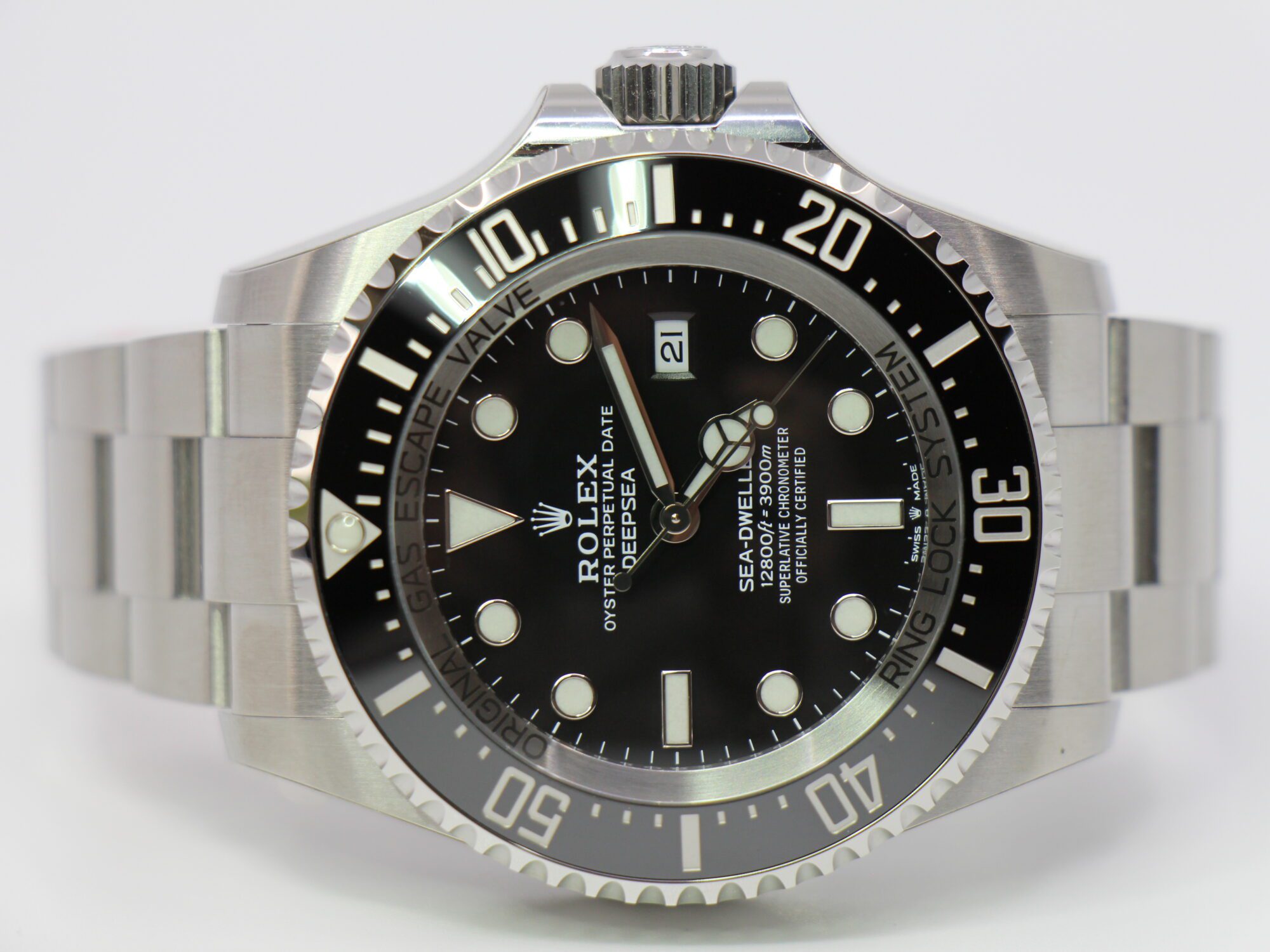 ROLEX DEEPSEA SEA-DWELLER 126660 - NEW