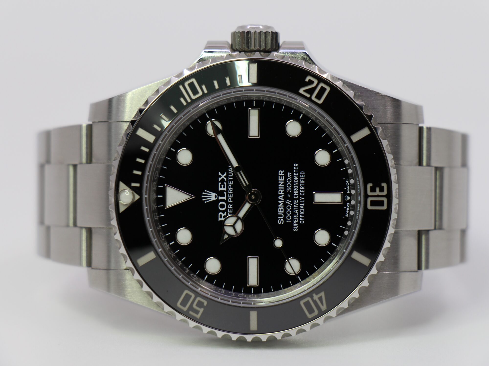 ROLEX SUBMARINER 124060 - LIKE NEW