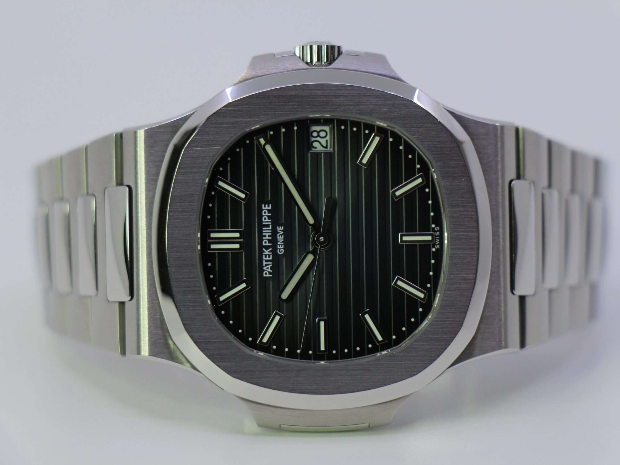 PATEK PHILIPPE NAUTILUS 5711/1A-010 - CAL. 330