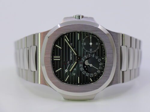 PATEK PHILIPPE NAUTILUS 5712/1A-001 - LIKE NEW *RESERVERET