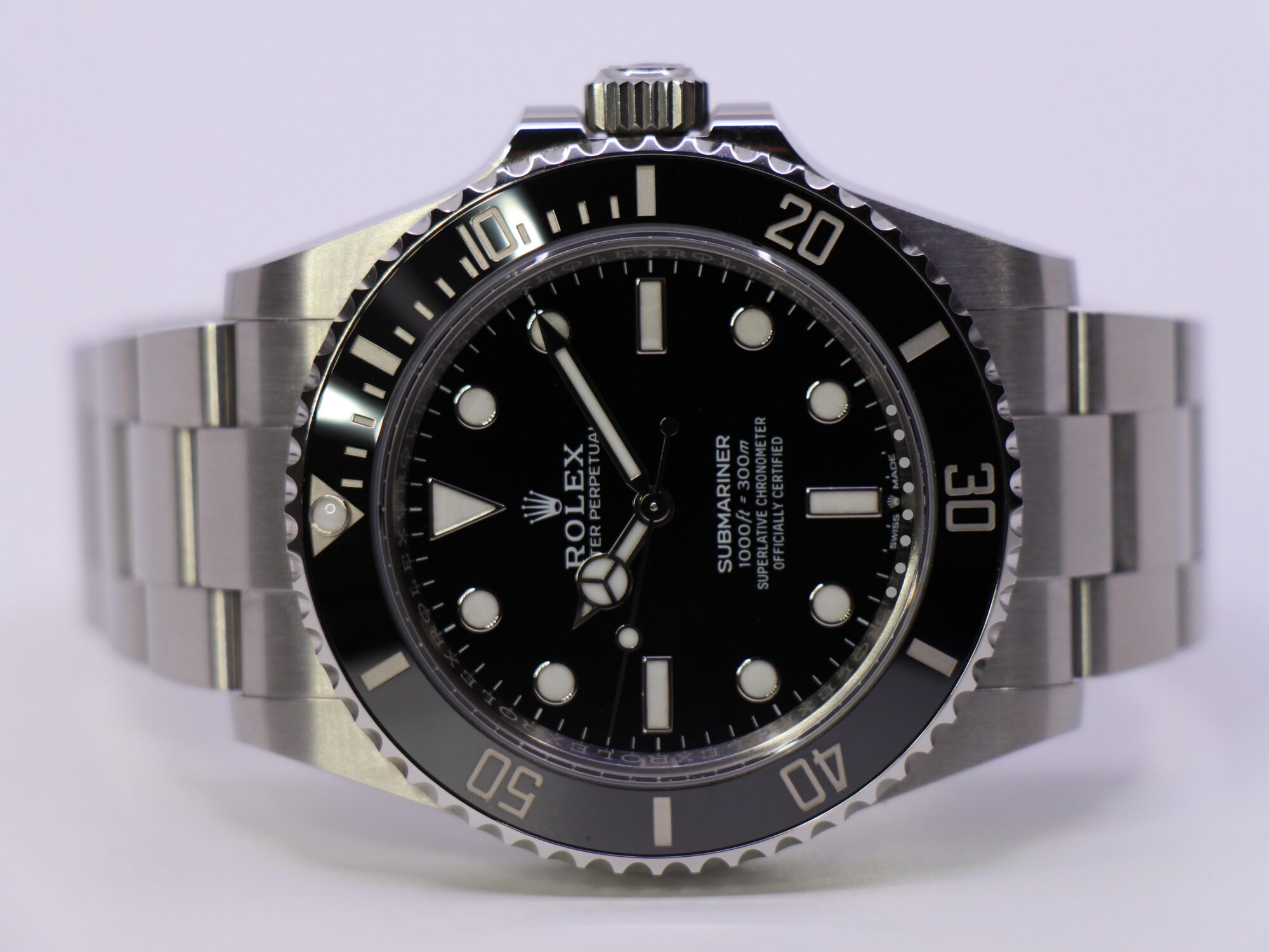 ROLEX SUBMARINER 124060 - LIKE NEW